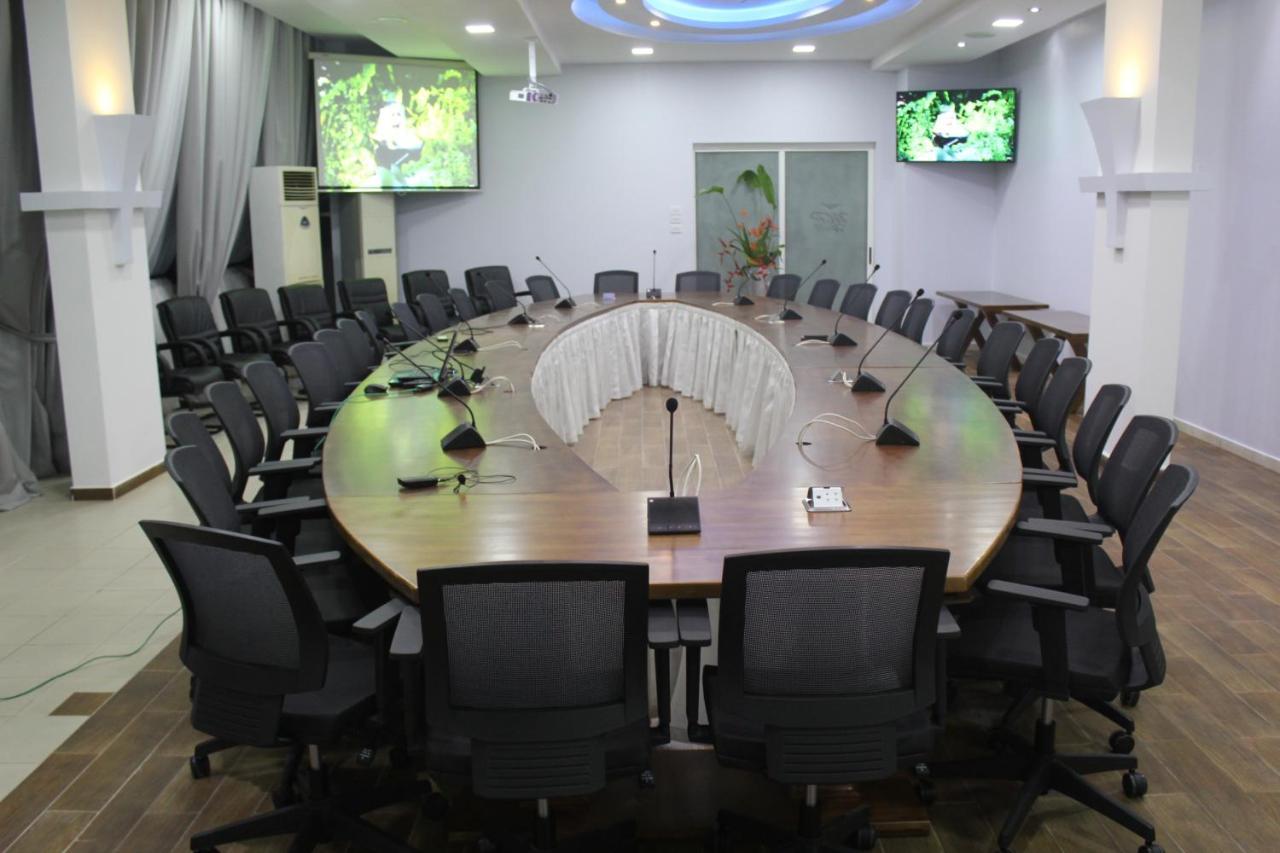Murex Plaza Hotel & Suites Monrovia Zewnętrze zdjęcie
