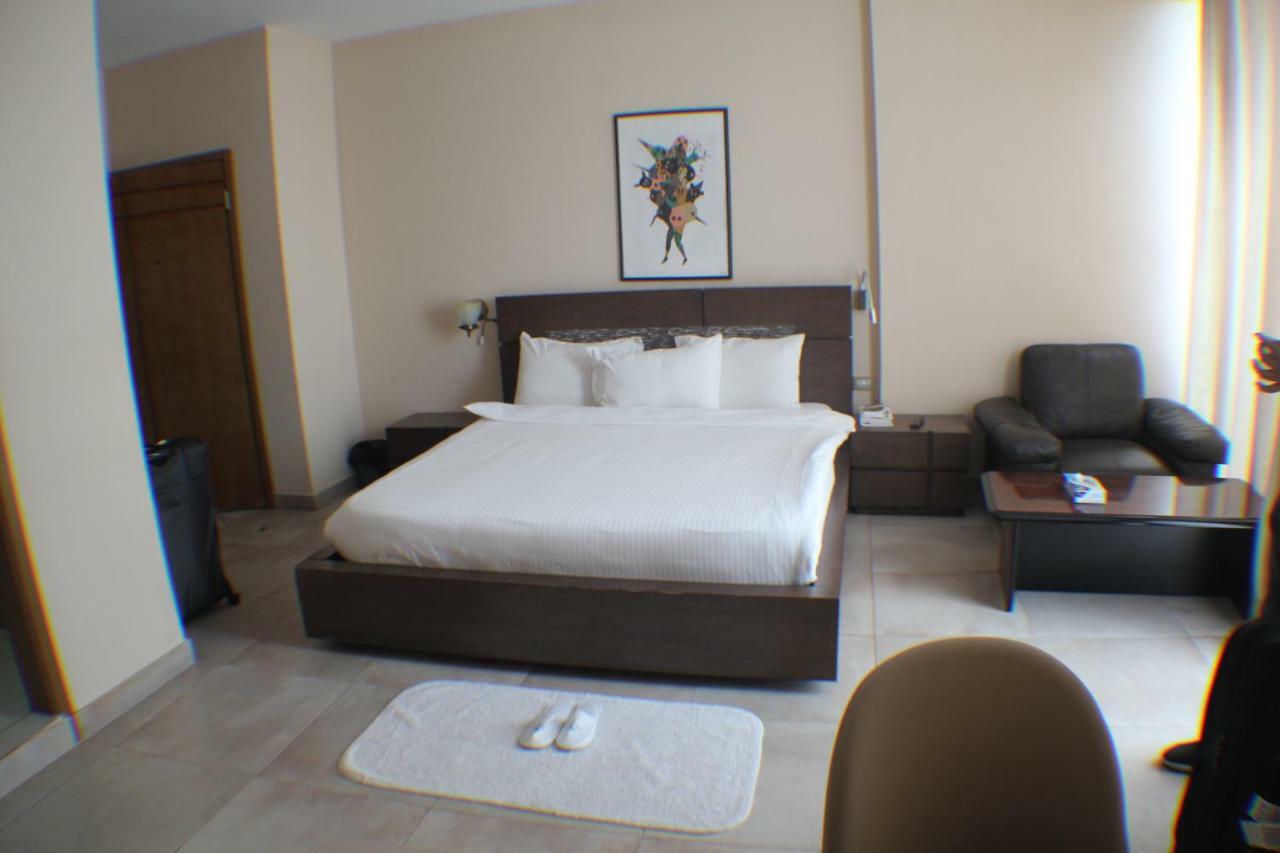 Murex Plaza Hotel & Suites Monrovia Zewnętrze zdjęcie
